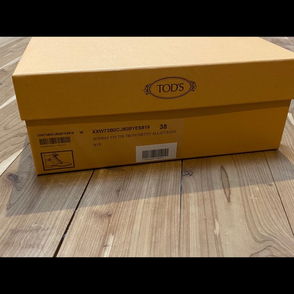 EUC Tod’s genuine suede leather boot - Picture 2 of 16